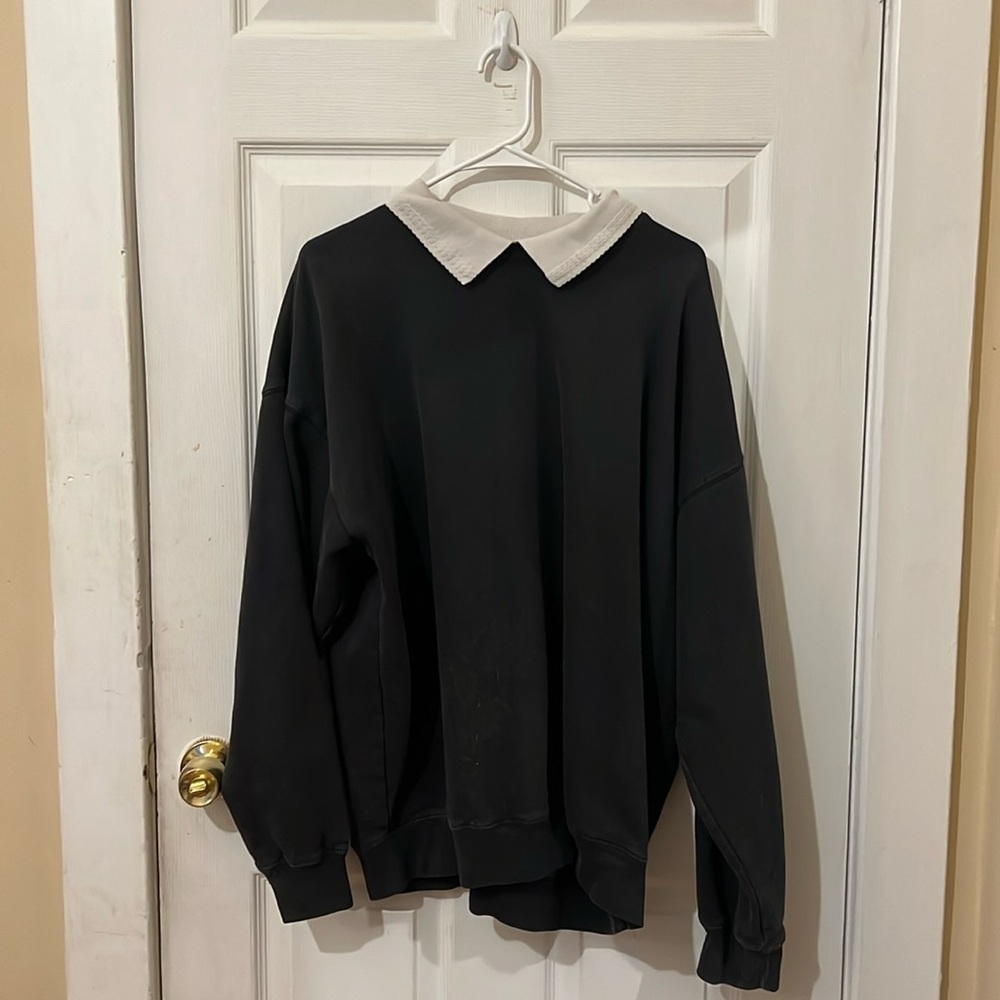 PACSUN oversized black sweater with white collar